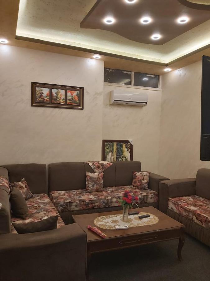 Jarajreh Apartments/ Hotel Karak Ngoại thất bức ảnh